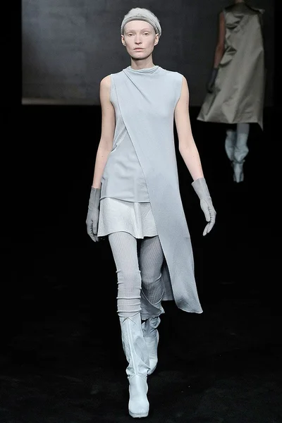 Look 19